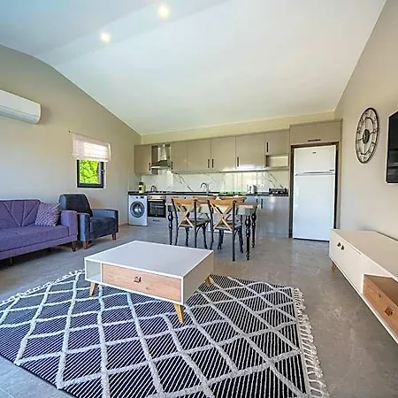 Entire House - 1 Bedroom Private Honeymoon Hotel 2*